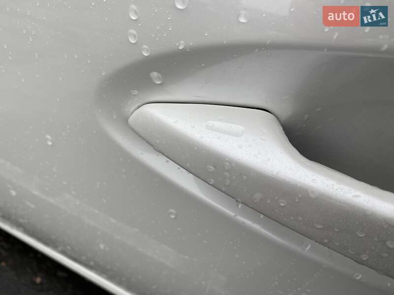 Седан Lexus ES 2014 в Киеве фото 40 Седан Lexus ES 2014 в Киеве