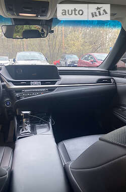 Седан Lexus ES 2019 в Києві