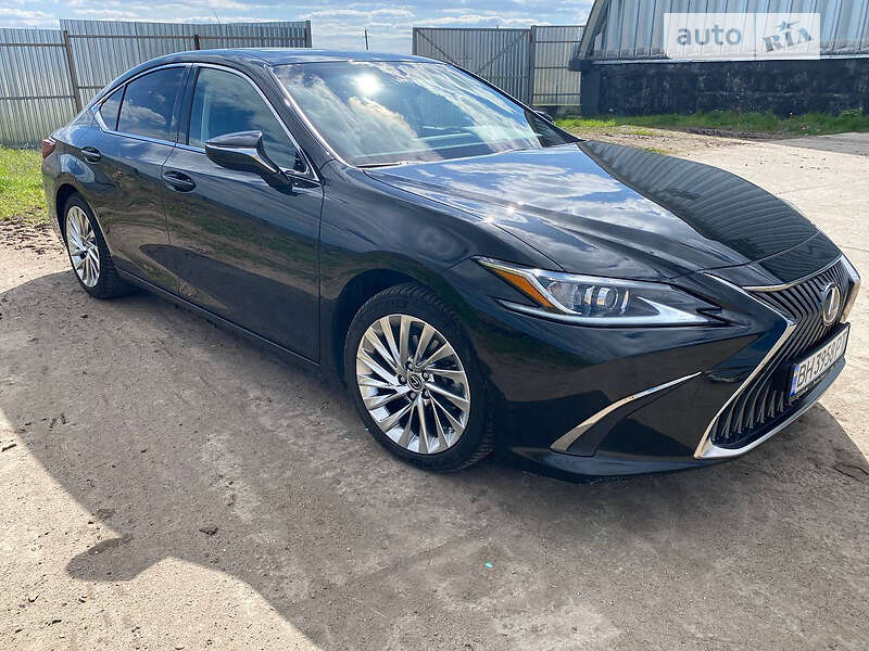 Седан Lexus ES 2019 в Киеве