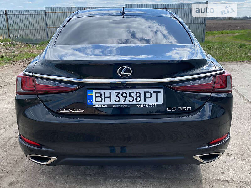 Седан Lexus ES 2019 в Киеве