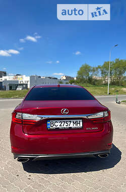 Седан Lexus ES 2017 в Львове