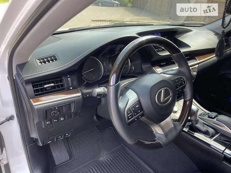 Седан Lexus ES 2017 в Запорожье