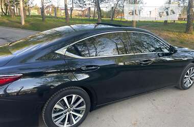 Седан Lexus ES 2019 в 