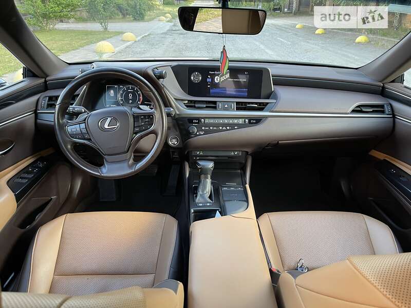 Седан Lexus ES 2019 в Києві