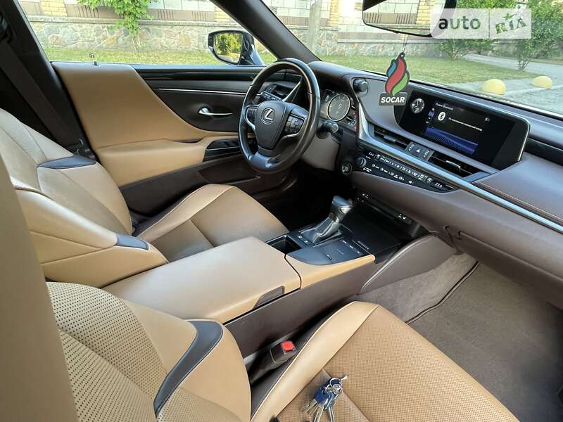 Седан Lexus ES 2019 в Києві