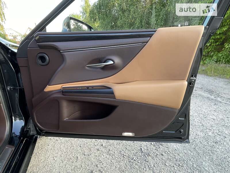 Седан Lexus ES 2019 в Києві