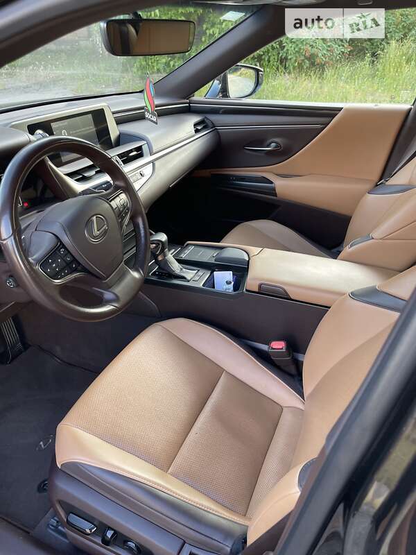 Седан Lexus ES 2019 в Києві