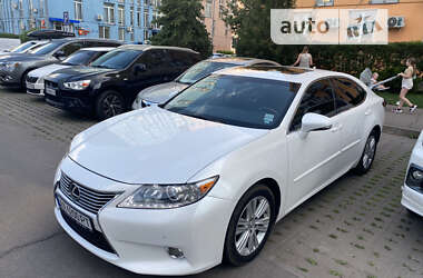 Седан Lexus ES 2014 в Киеве