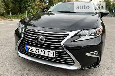 Седан Lexus ES 2017 в Дніпрі