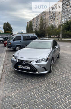 Седан Lexus ES 2022 в Одесі