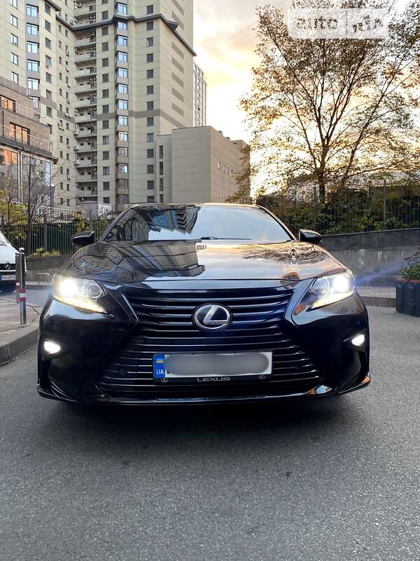 Седан Lexus ES 2012 в Києві
