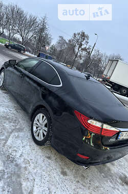 Седан Lexus ES 2013 в Ровно