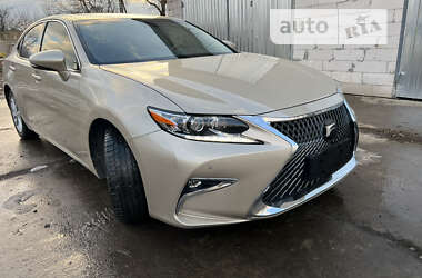 Седан Lexus ES 2013 в Харкові