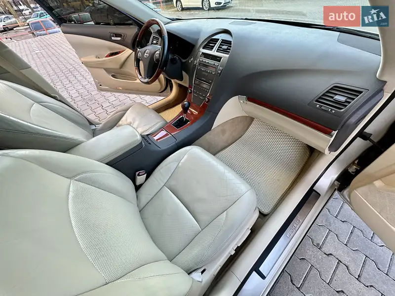 Седан Lexus ES 2010 в 