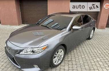 Седан Lexus ES 2013 в Виннице