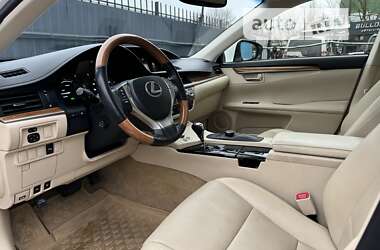 Седан Lexus ES 2014 в Киеве