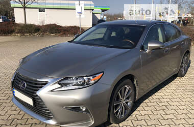 Lexus ES 2018