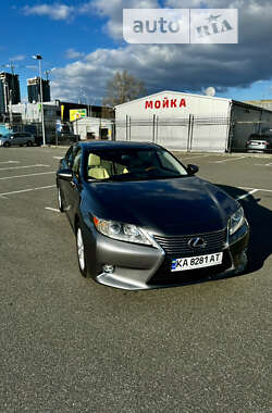 Седан Lexus ES 2014 в Киеве