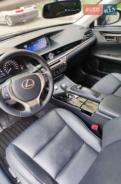 Седан Lexus ES 2012 в Києві