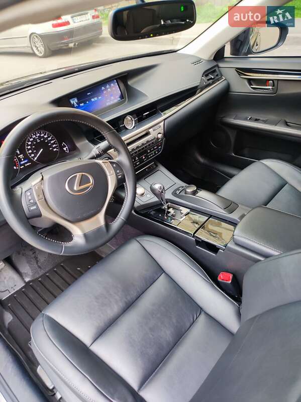 Седан Lexus ES 2012 в Києві