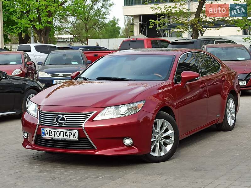 Седан Lexus ES 2015 в Днепре
