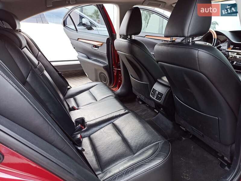 Седан Lexus ES 2015 в Днепре