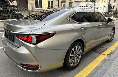 Седан Lexus ES 2022 в Києві