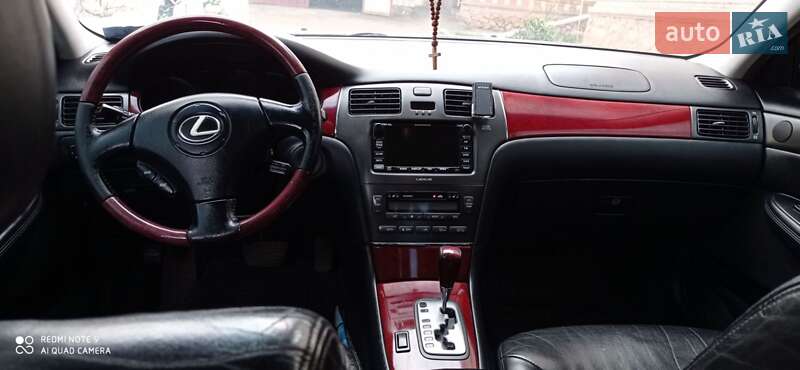 Седан Lexus ES 2001 в Тростянце
