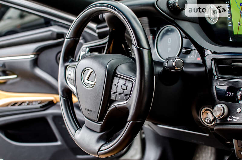 Седан Lexus ES 2022 в Днепре