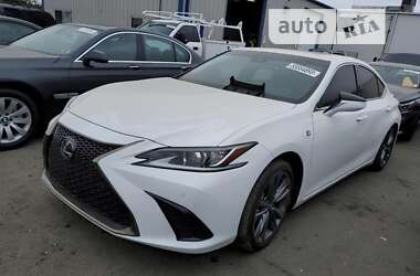 Седан Lexus ES 2021 в Ужгороде