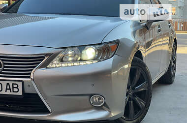 Седан Lexus ES 2014 в Белой Церкви