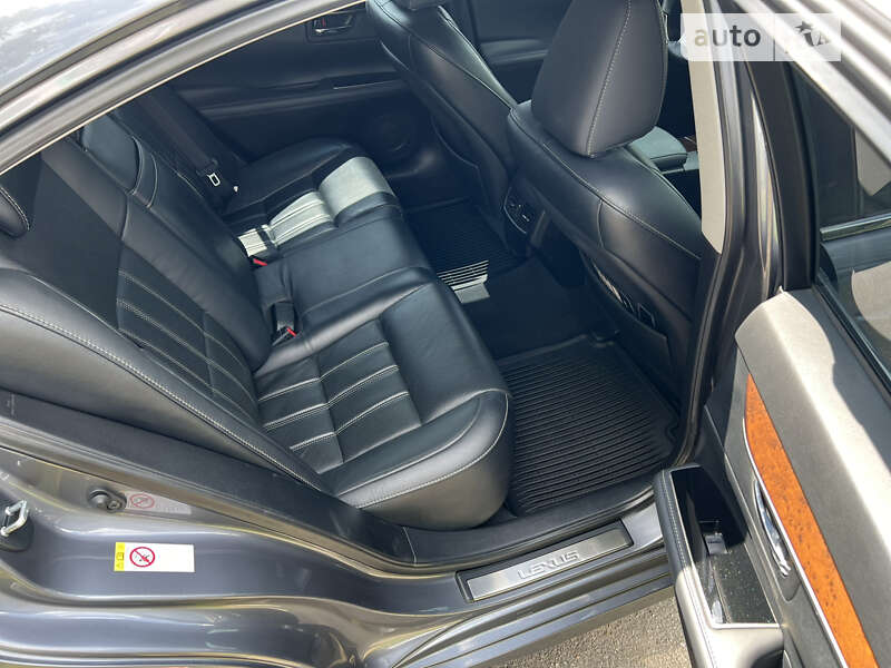 Седан Lexus ES 2018 в Кропивницком фото 19 Седан Lexus ES 2018 в Кропивницком