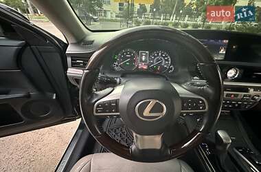 Седан Lexus ES 2016 в 