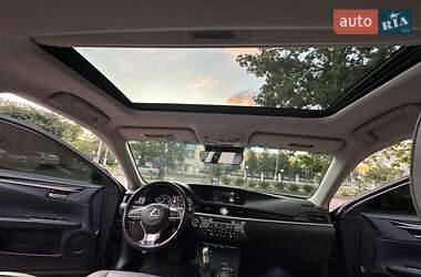 Седан Lexus ES 2016 в 