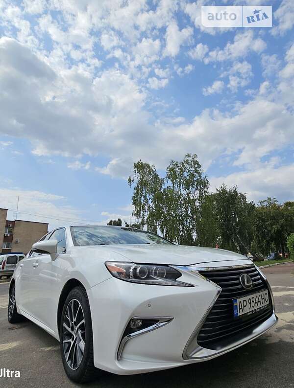 Седан Lexus ES 2016 в Києві