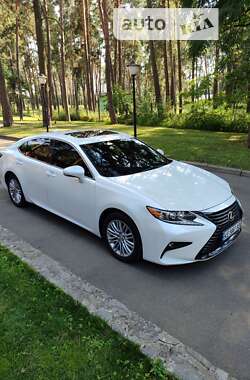 Седан Lexus ES 2015 в Чернігові