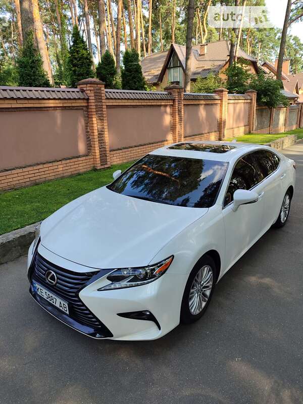 Седан Lexus ES 2015 в Чернігові