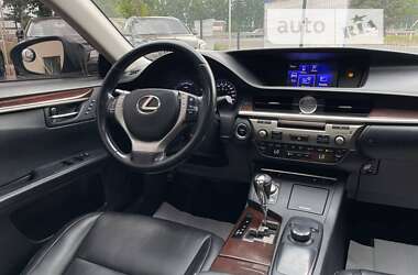 Седан Lexus ES 2012 в Виннице