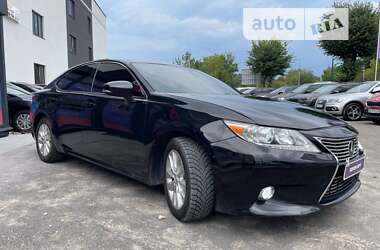 Седан Lexus ES 2012 в Виннице