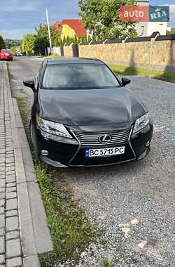 Седан Lexus ES 2012 в Львове