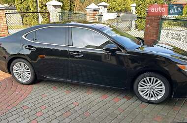 Седан Lexus ES 2012 в Львове