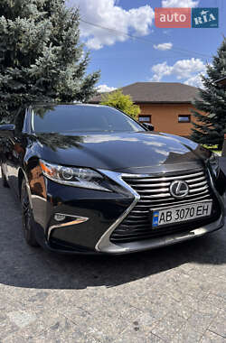 Седан Lexus ES 2017 в Виннице