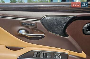 Седан Lexus ES 2018 в Ровно