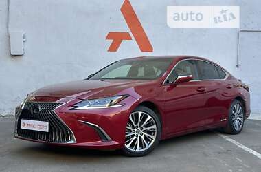 Lexus ES 2019