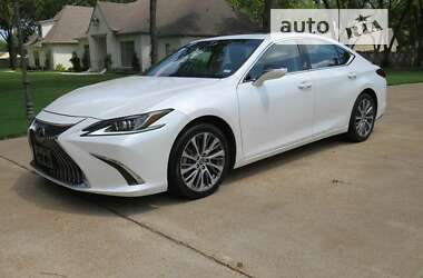 Lexus ES 2019