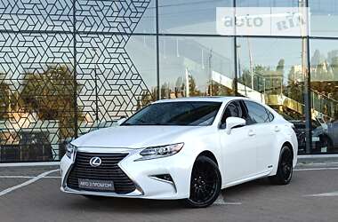 Седан Lexus ES 2015 в Киеве