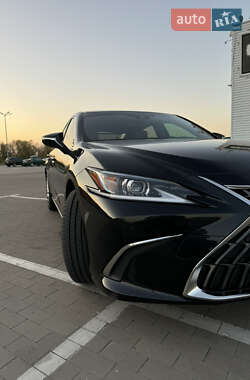 Lexus ES 2022