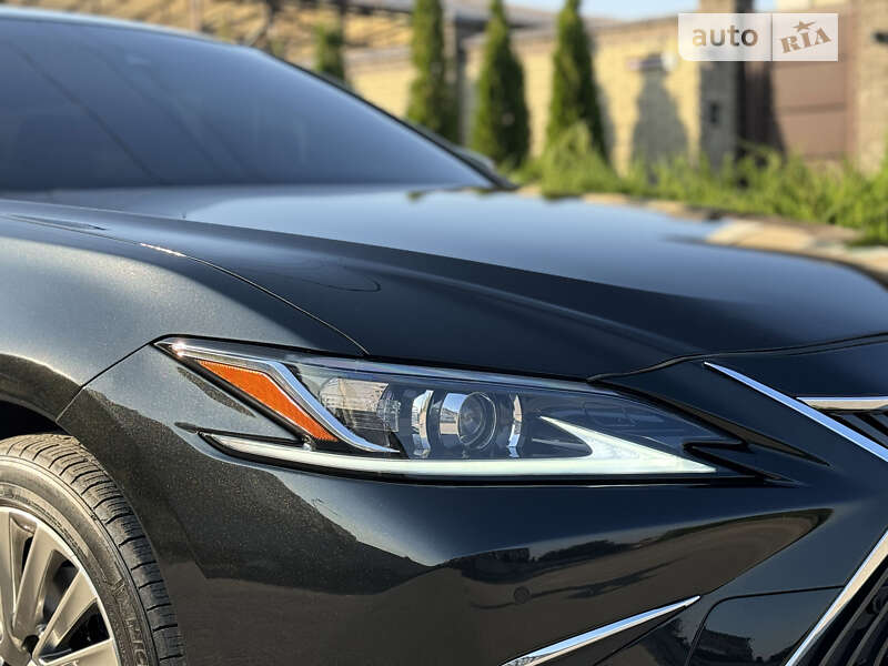 Седан Lexus ES 2019 в Днепре