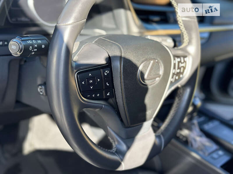 Седан Lexus ES 2019 в Днепре