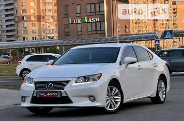 Седан Lexus ES 2014 в Киеве